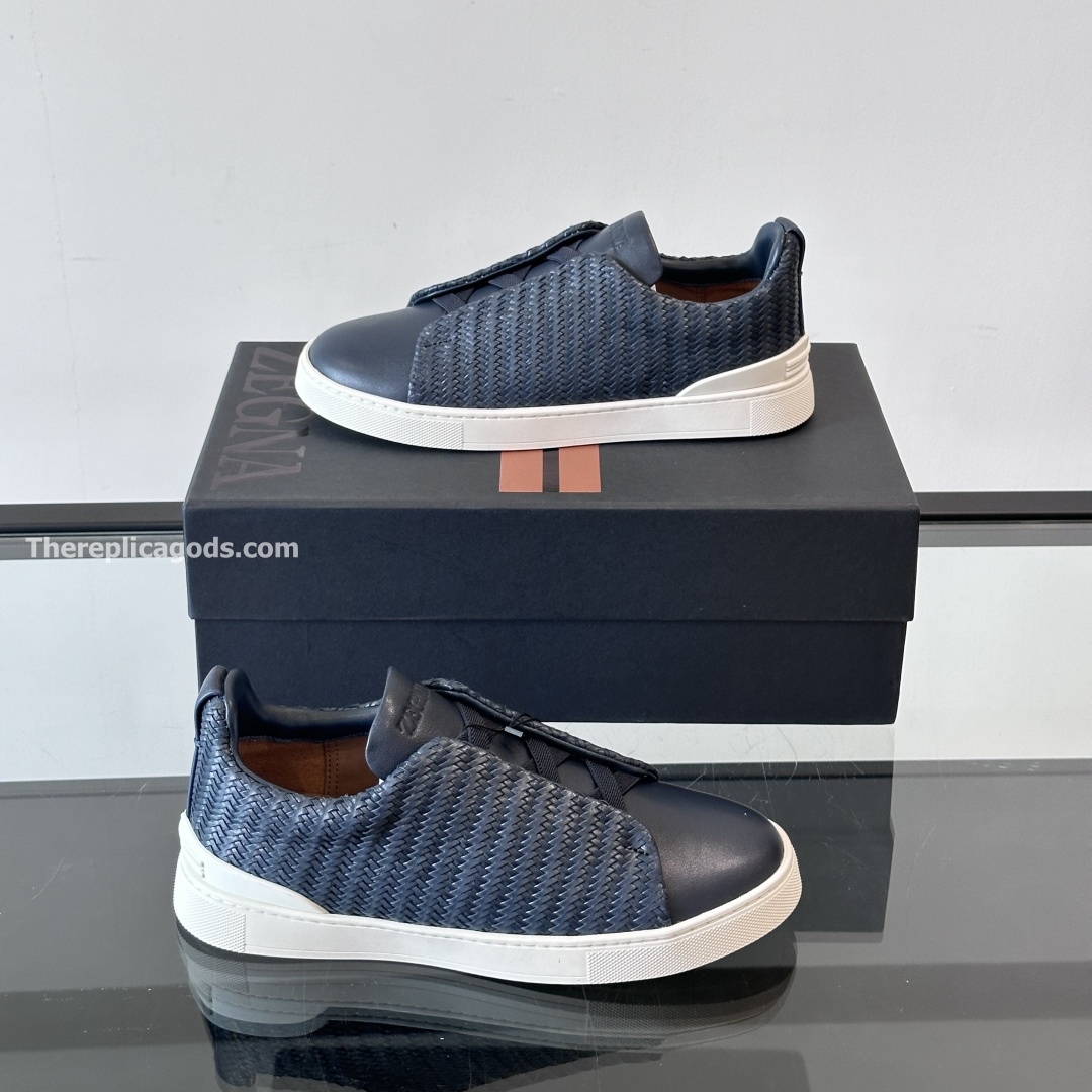 NAVY BLUE LEATHER TRIPLE STITCH SNEAKERS