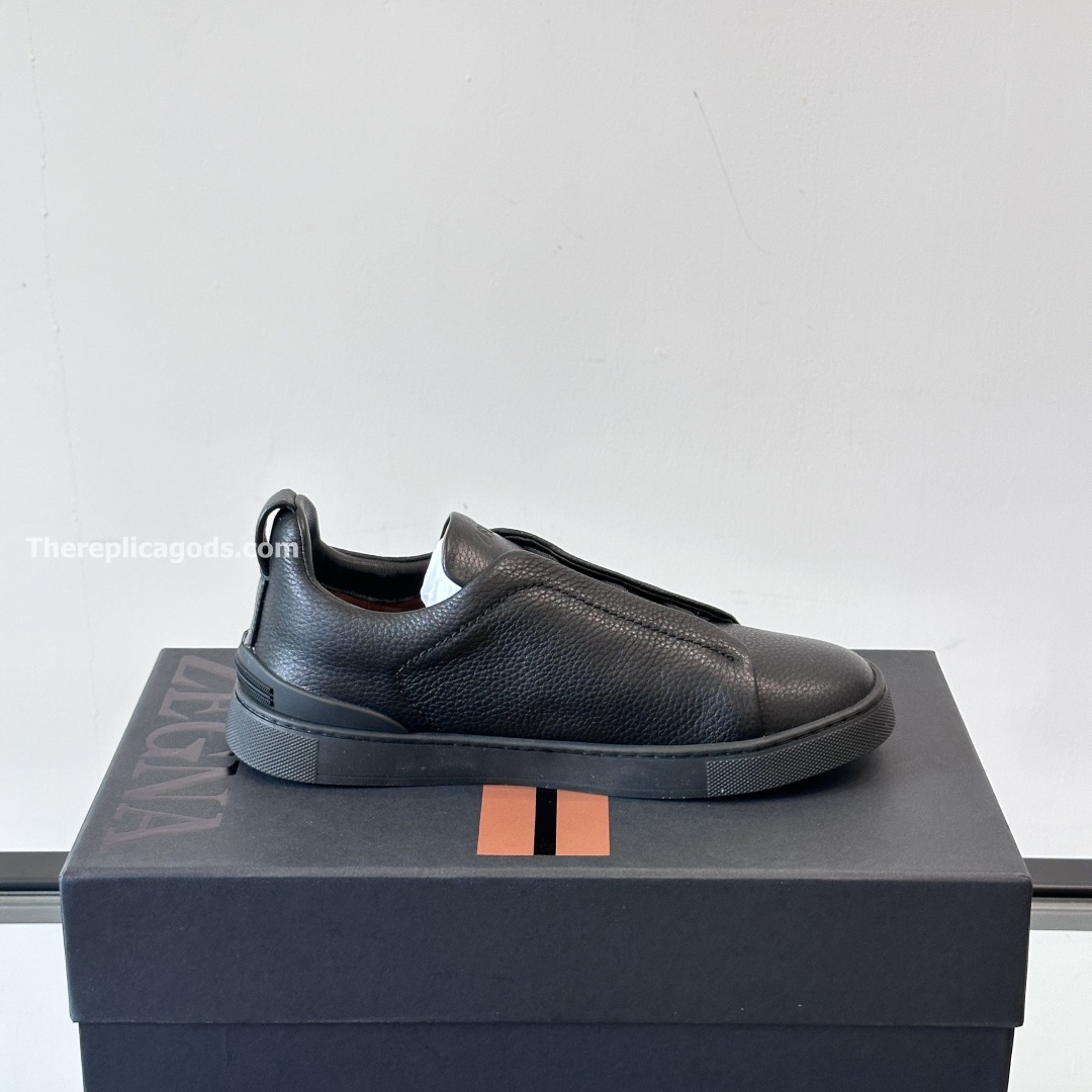 TRIPLE BLACK LEATHER TRIPLE STITCH SNEAKERS