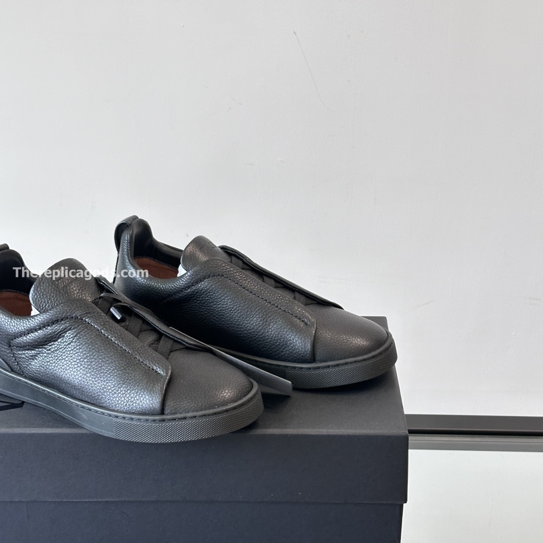 TRIPLE BLACK LEATHER TRIPLE STITCH SNEAKERS