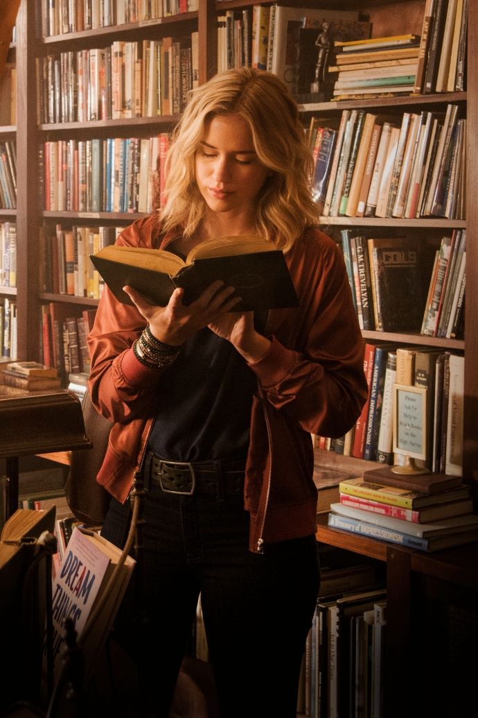 Escapism with Elizabeth Lail - Guinevere Beck - Femsub
