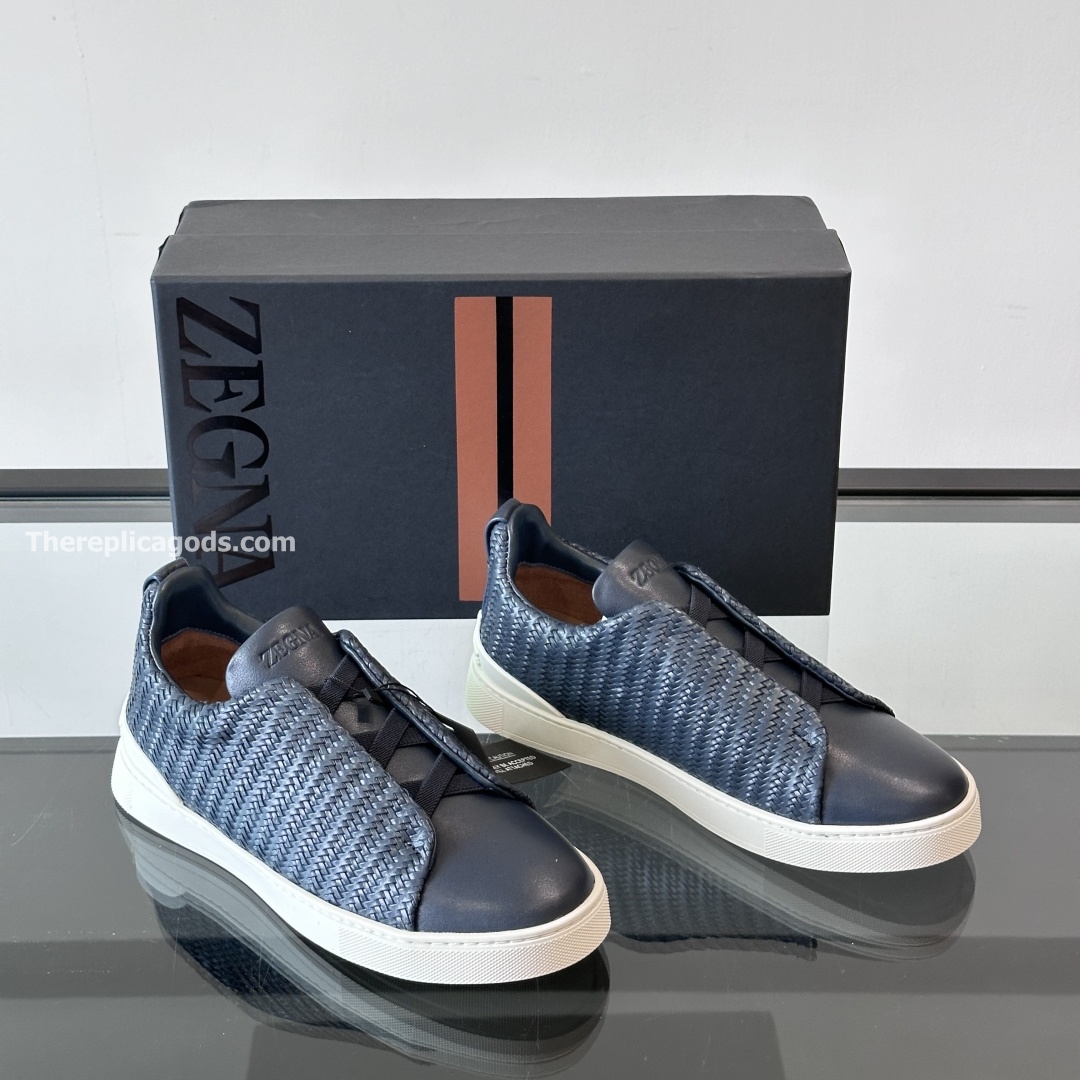 NAVY BLUE LEATHER TRIPLE STITCH SNEAKERS