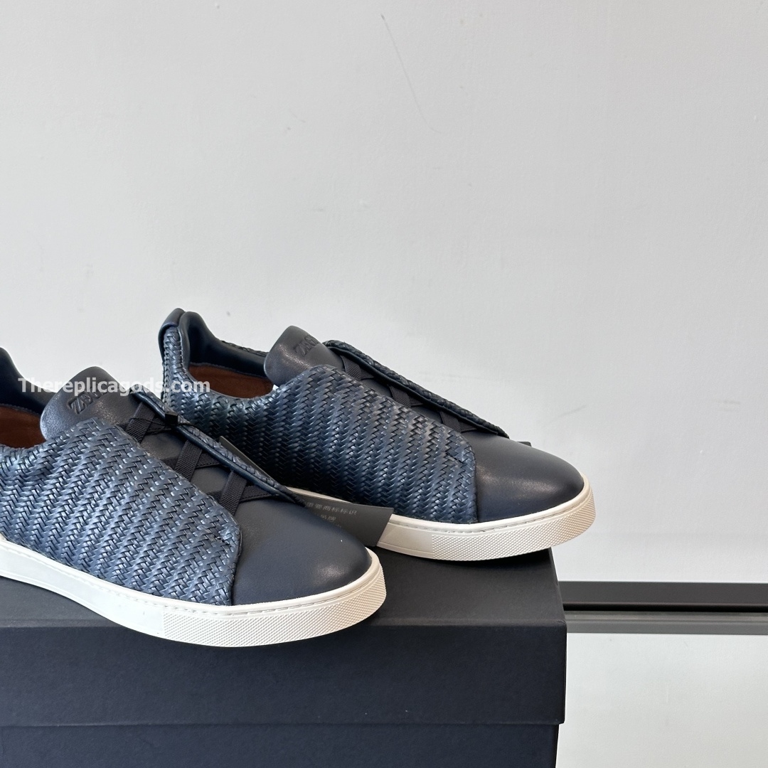 NAVY BLUE LEATHER TRIPLE STITCH SNEAKERS