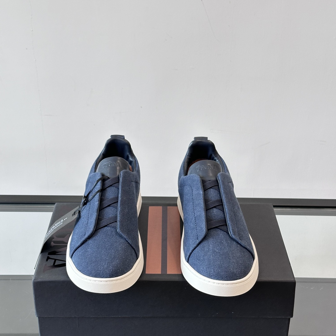 UTILITY BLUE SUEDE TRIPLE STITCH SNEAKERS