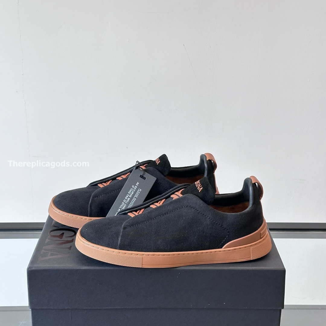 BLACK SUEDE TRIPLE STITCH SNEAKERS