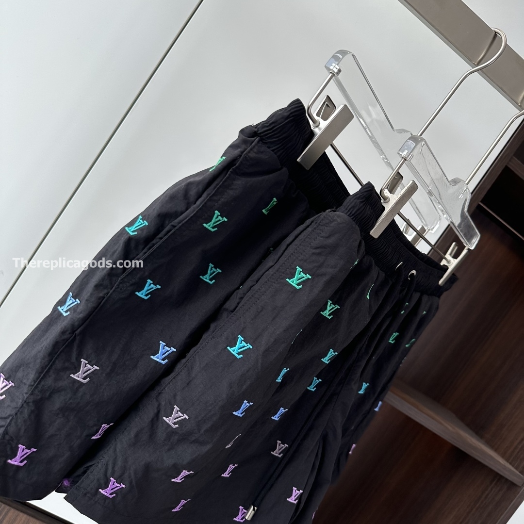 BLASON GRADIENT EMBROIDERED SWIM SHORTS - TP608