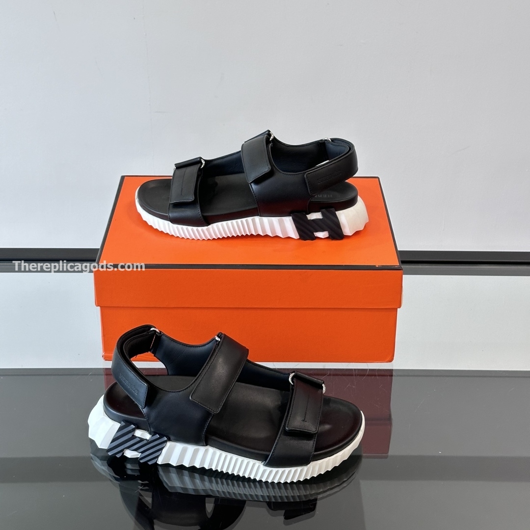 JUNIOR SANDALS IN BLACK - HS109