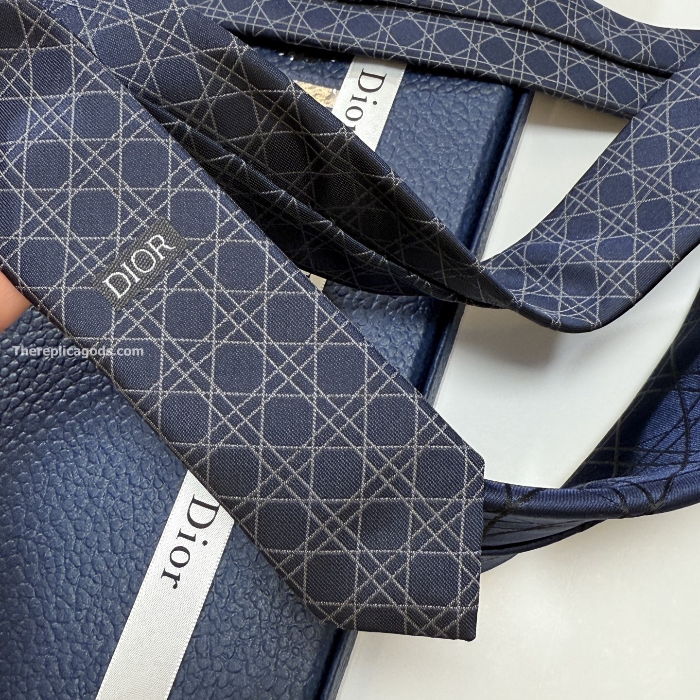 STRIPED OBLIQUE TIE NAVY BLUE, GRAY AND WHITE SILK