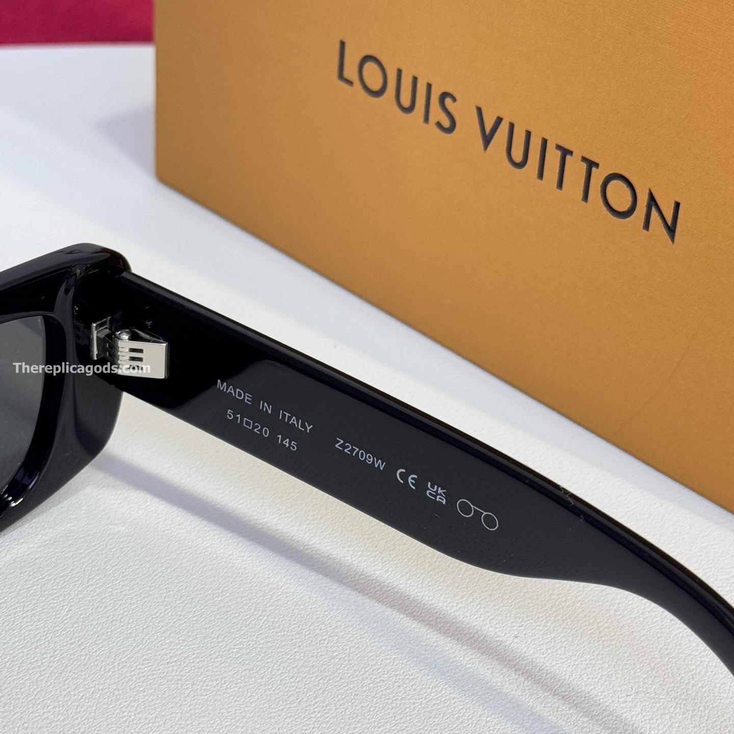 X TM MULTIGRAM CAT EYE SUNGLASSES Z2709W - SG191