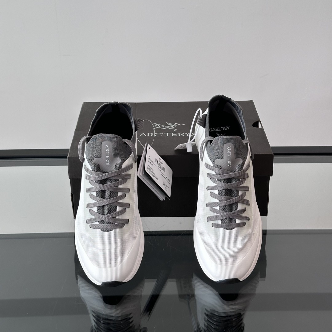 NORVAN SL 3 SNEAKERS IN WHITE AND GREY