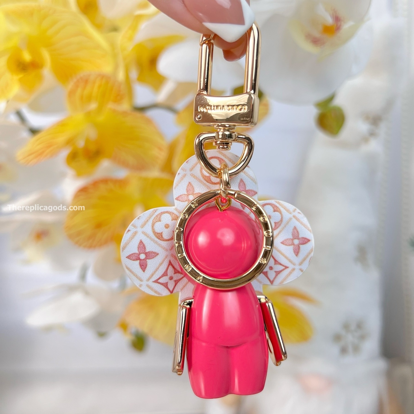 VIVIENNE BAG CHARM M01958