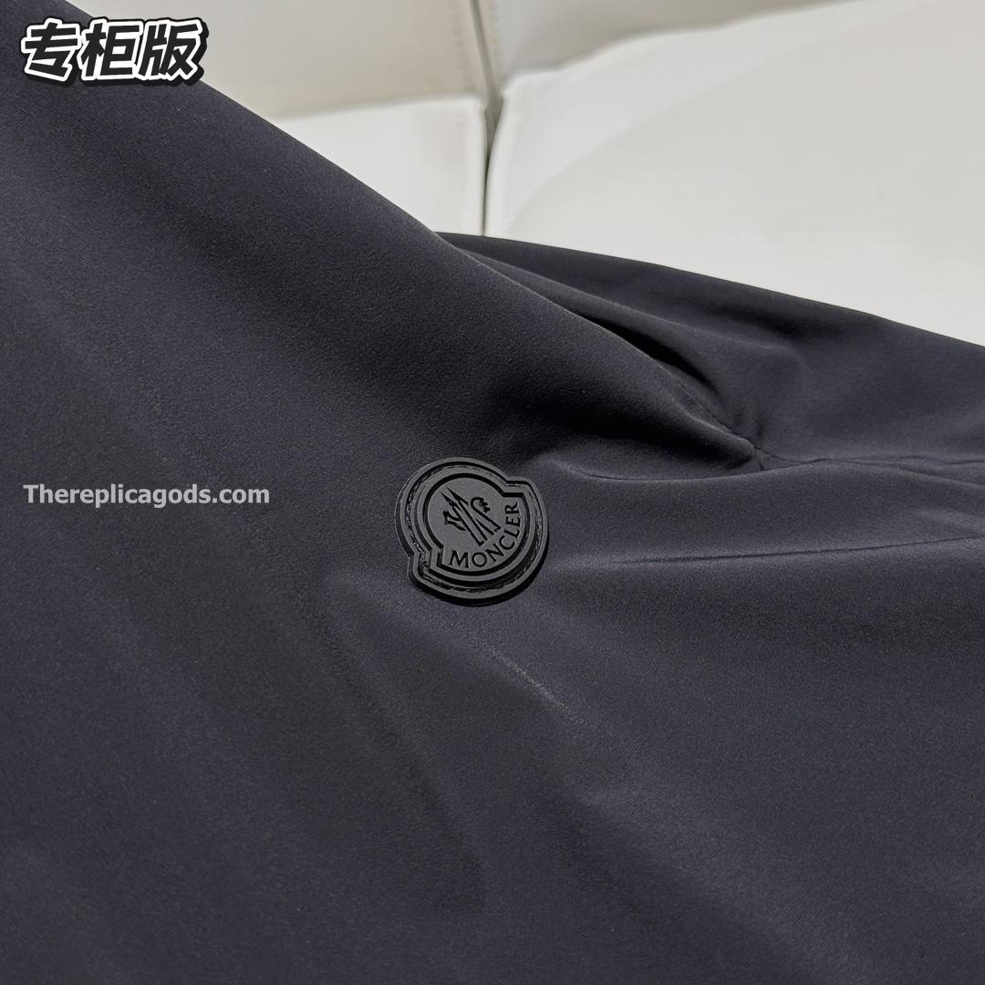 LOGO SHORTS IN BLACK - TP630