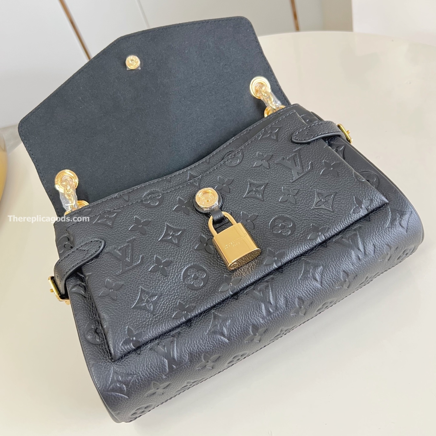 ANYTIME FLAP BAG BLACK COWHIDE LEATHER M14604