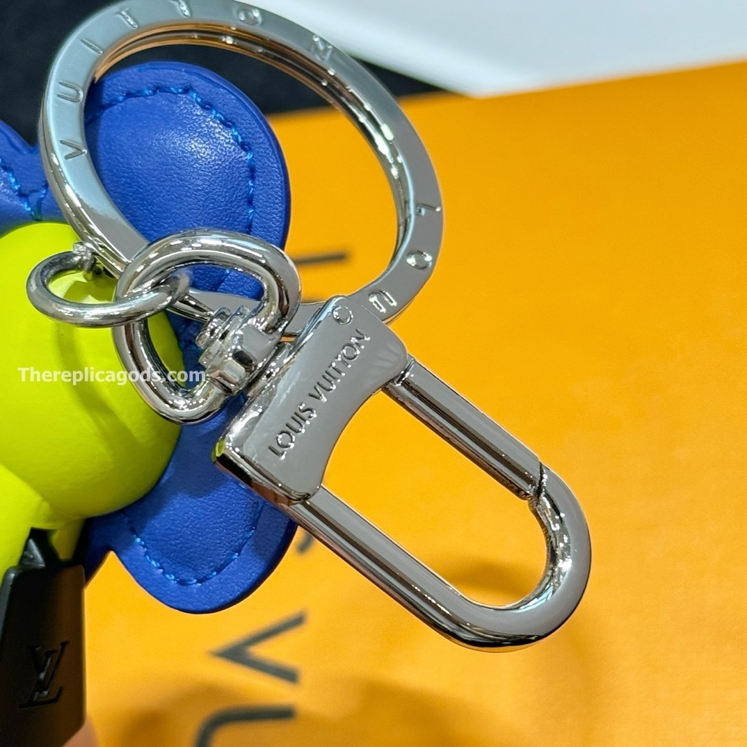 VIVIENNE SNOWBOARD BAG CHARM AND KEY HOLDER