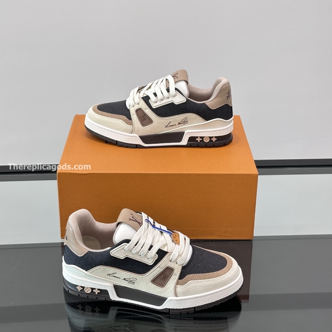 TRAINER SNEAKERS IN BEIGE - LV944