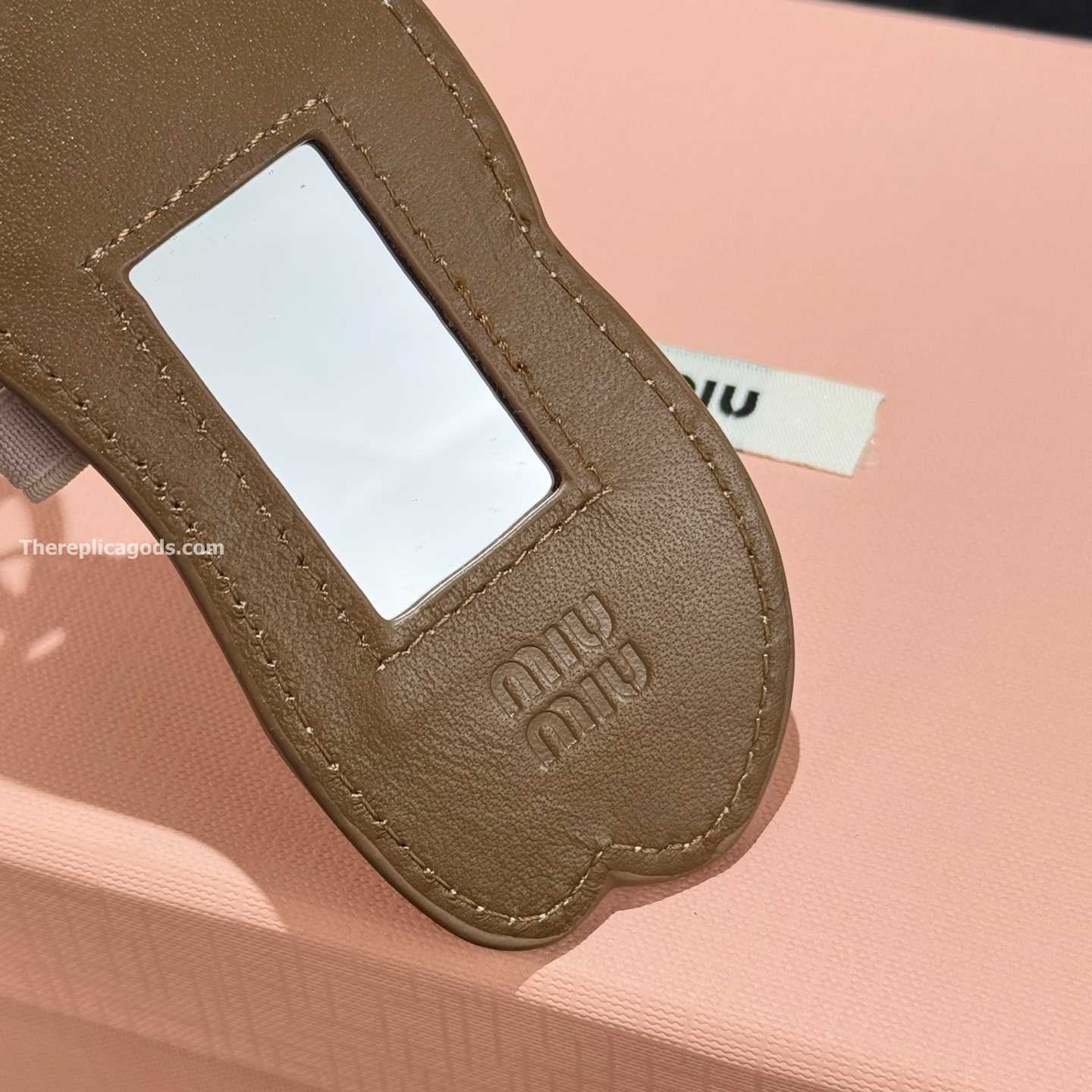 BALLET LEATHER KEYCHAIN TRICK