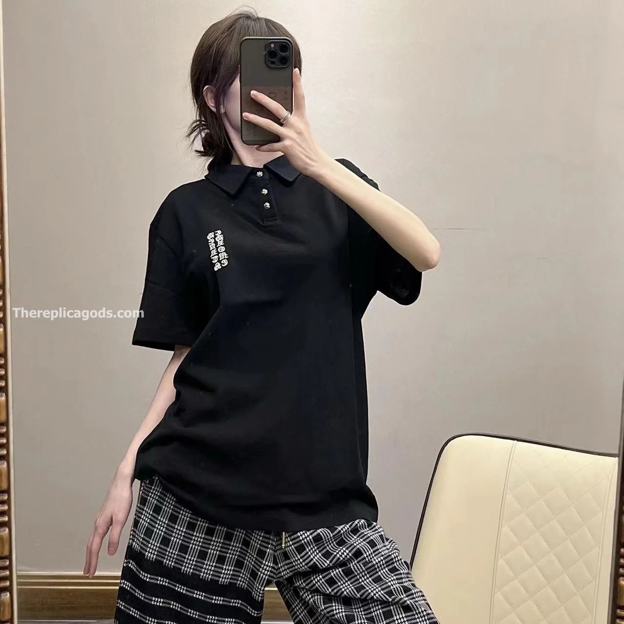 WAFFLE EMBROIDERED SCRIPT T-SHIRT IN BLACK - TP653