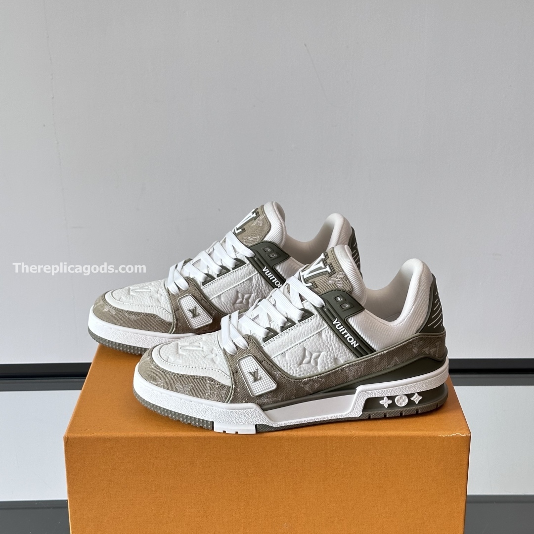 TRAINER SNEAKERS IN KHAKI GREEN - LV948