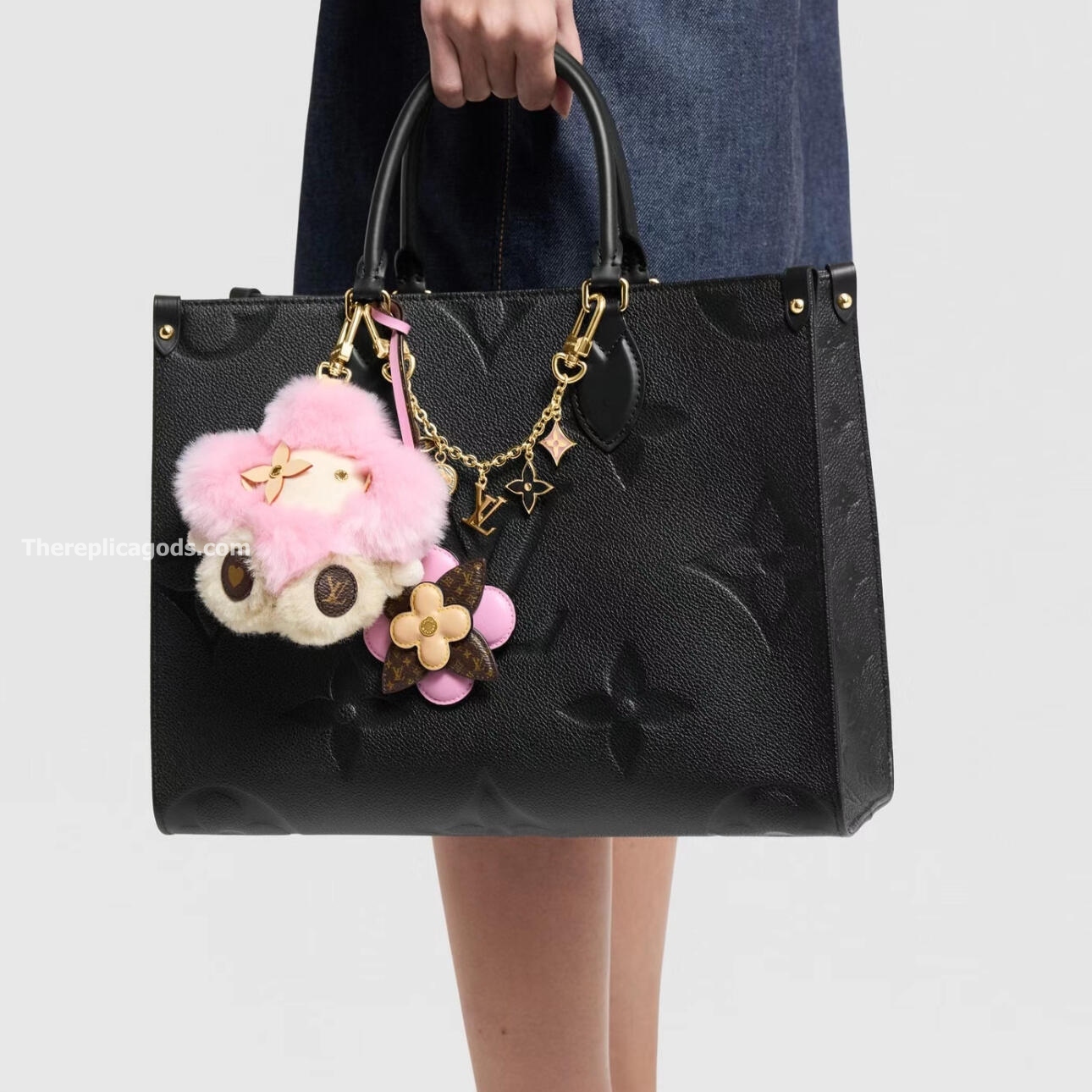 MY VIVIENNE BAG CHARM IN PINK M02348