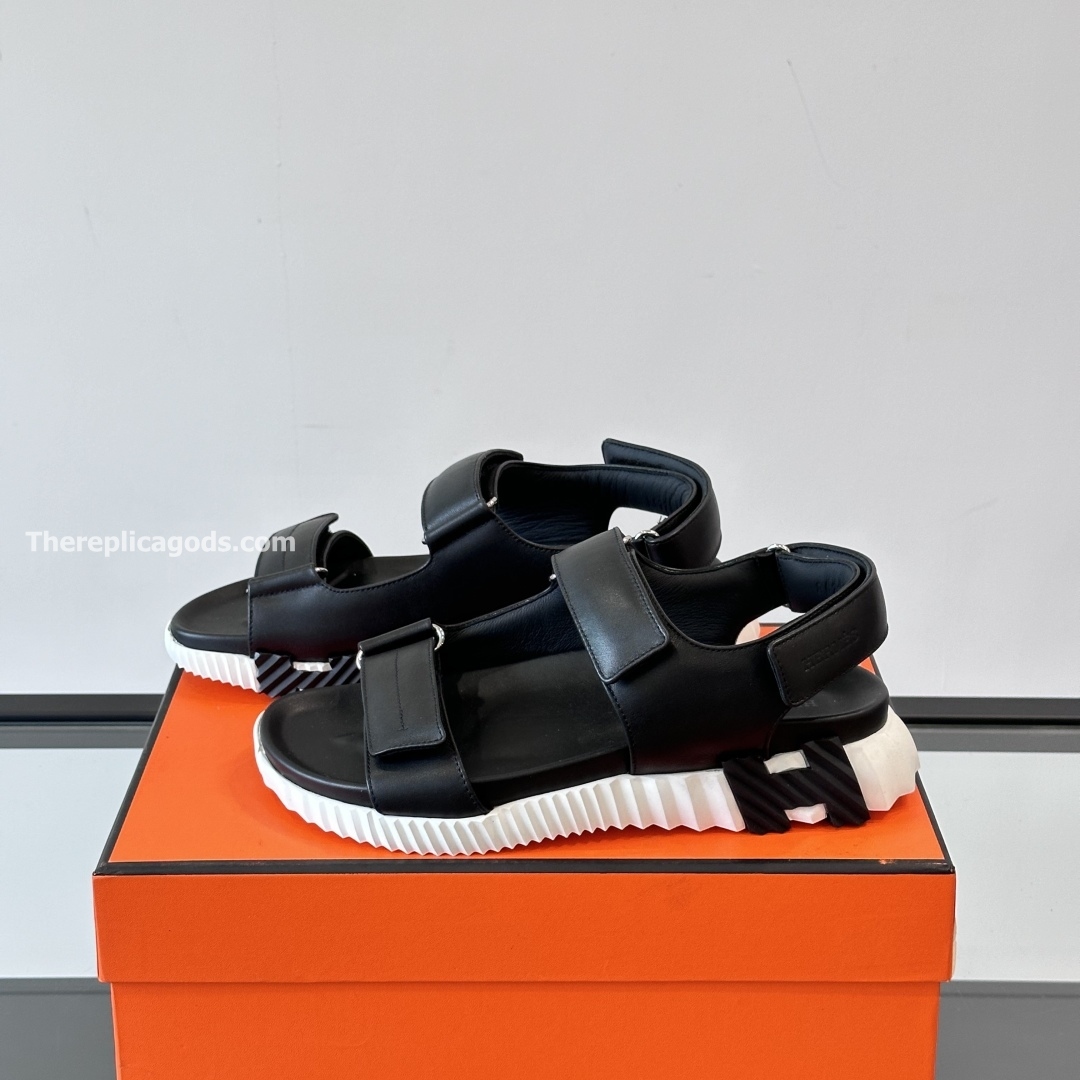 JUNIOR SANDALS IN BLACK - HS109