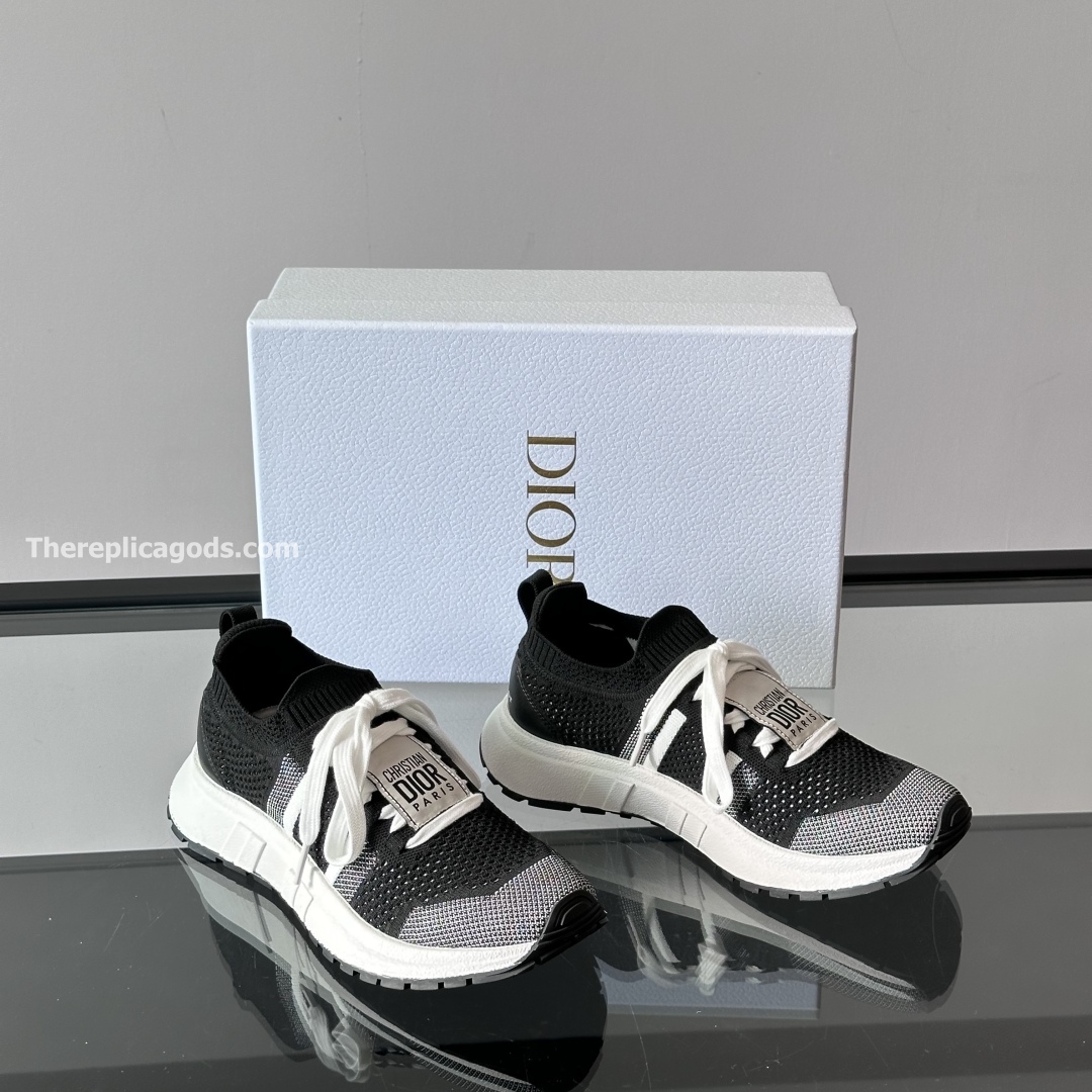 RUN'N'DI0R SNEAKERS BLACK AND WHITE TECHNICAL MESH - CD405