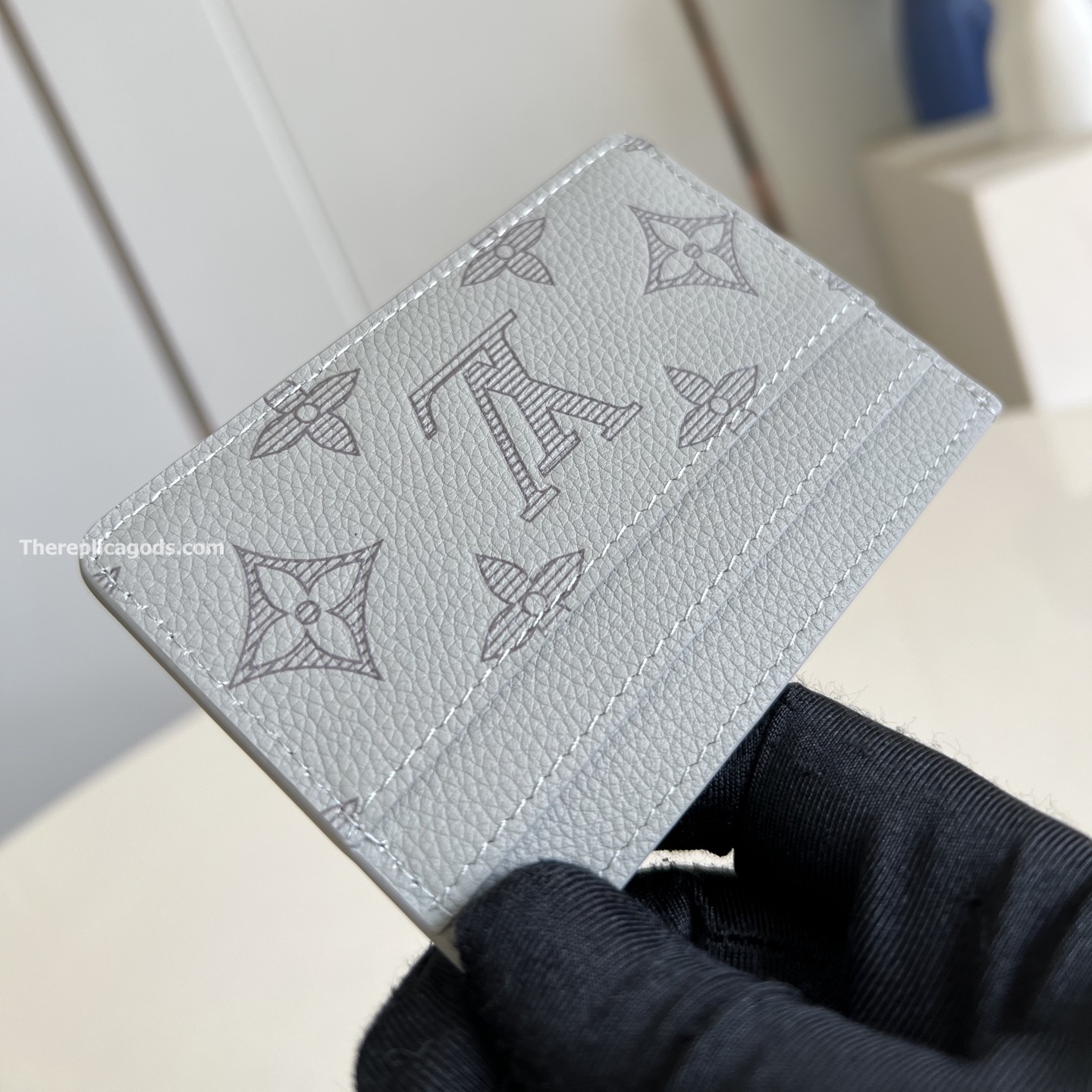 DOUBLE CARD HOLDER WHITE MONOGRAM SHADOW CALFSKIN M83699
