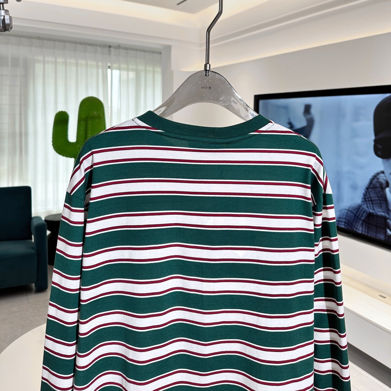 LONG-SLEEVED COTTON JERSEY T-SHIRT IN GREEN - SK592
