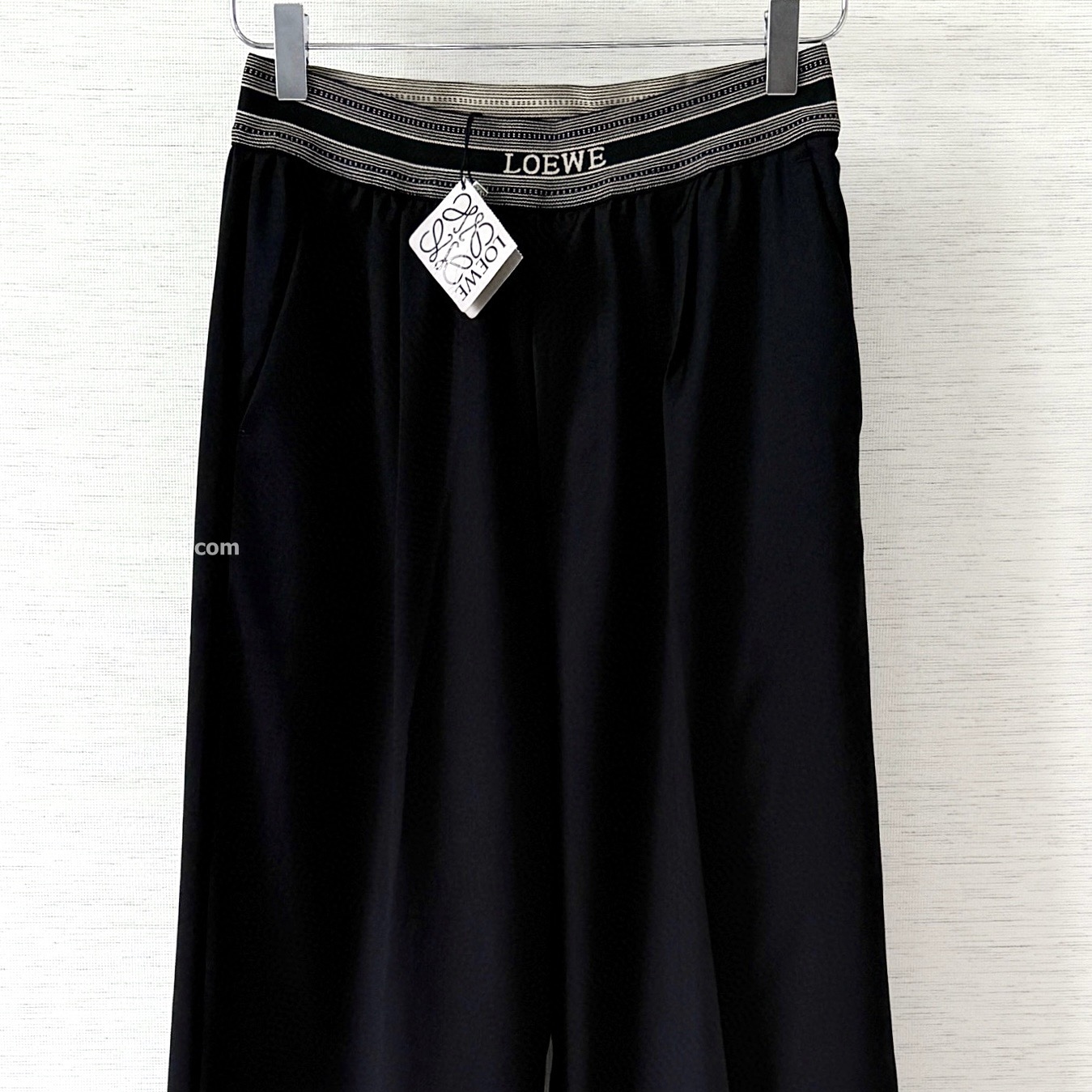 LOGO BANDED CROPPED TROUSERS IN BLACK - TP568