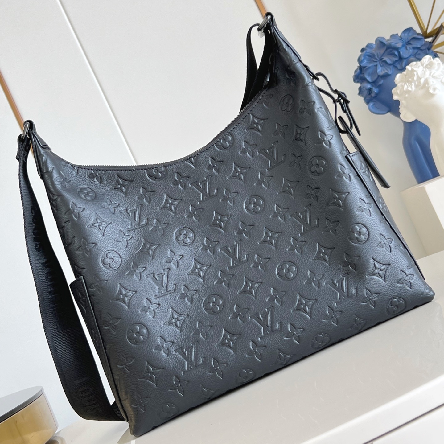 HOBO CARGO BAG BLACK MONOGRAM SHADOW M14778