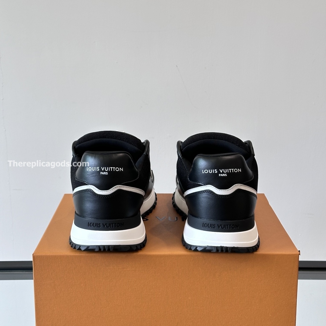 RUN AWAY MAXI SNEAKERS IN BLACK - LV942