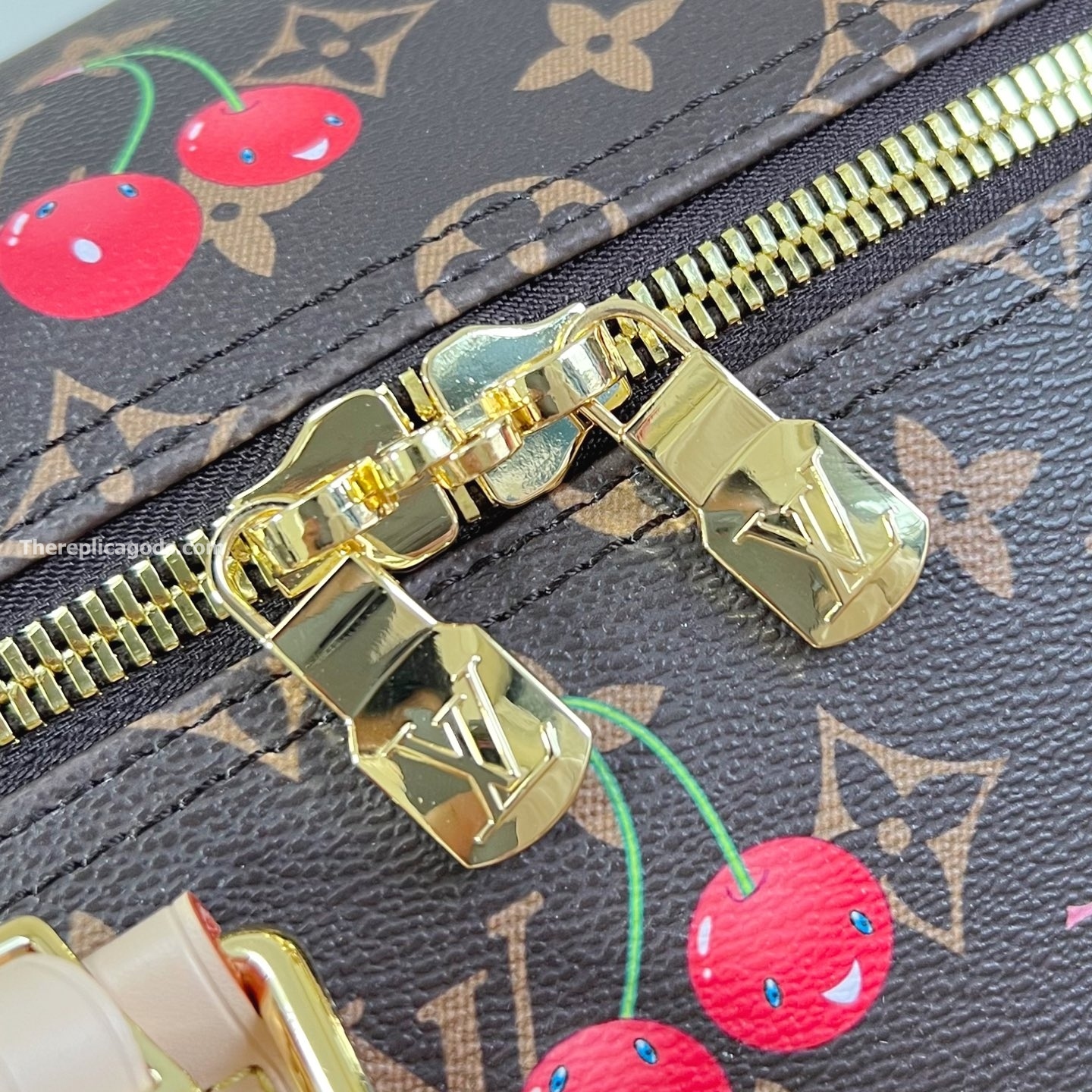 X TAKASHI MURAKAMI KEEPALL BANDOULIERE 45 BAG M13764