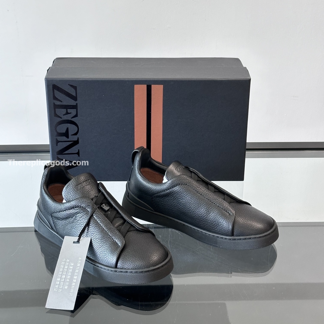 TRIPLE BLACK LEATHER TRIPLE STITCH SNEAKERS
