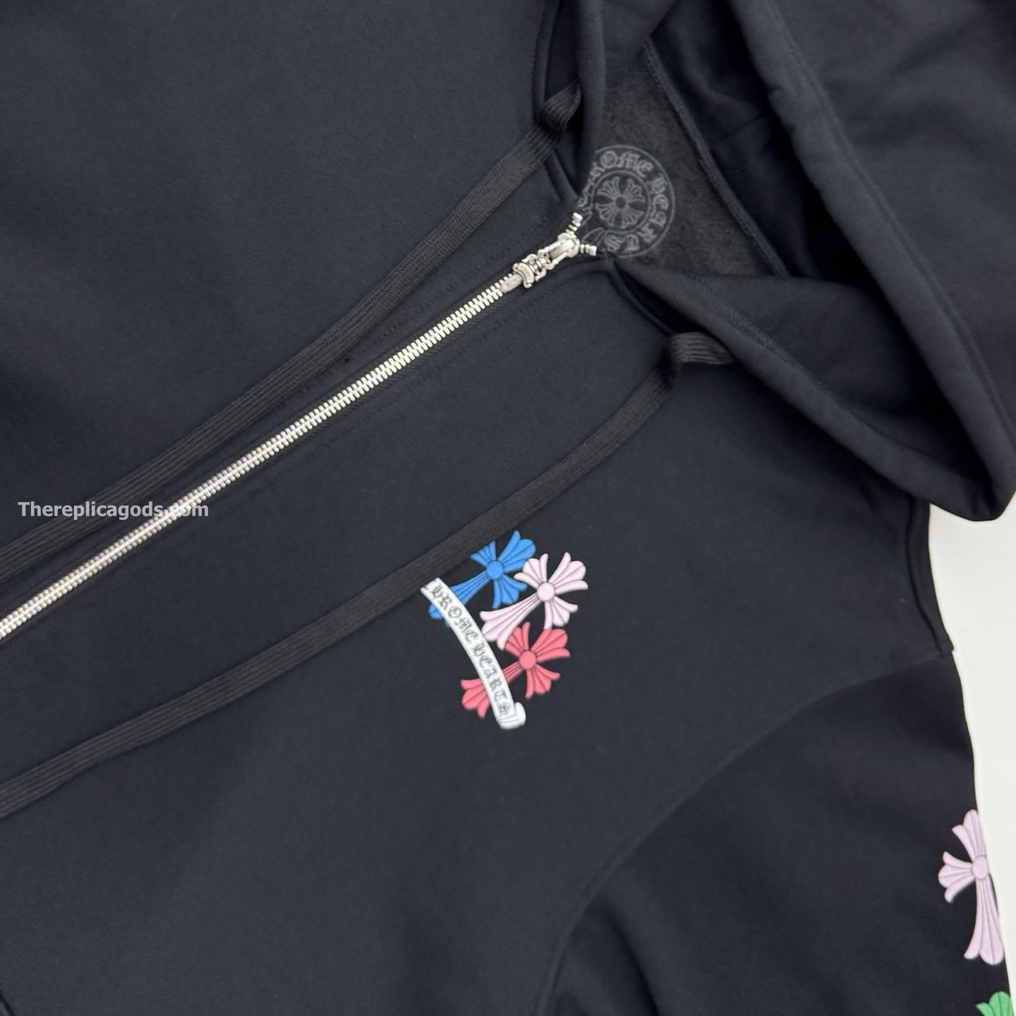 CROSS LOGO ZIP-UP HOODIE IN BLACK
