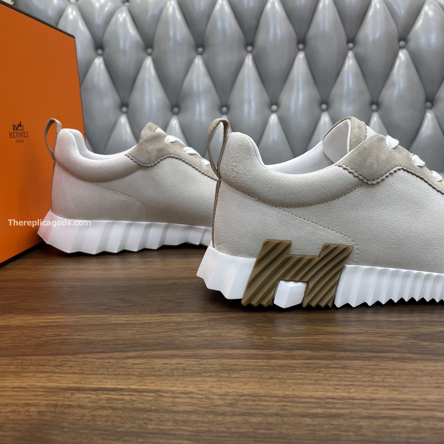 BOUNCING SNEAKERS IN BEIGE - H360