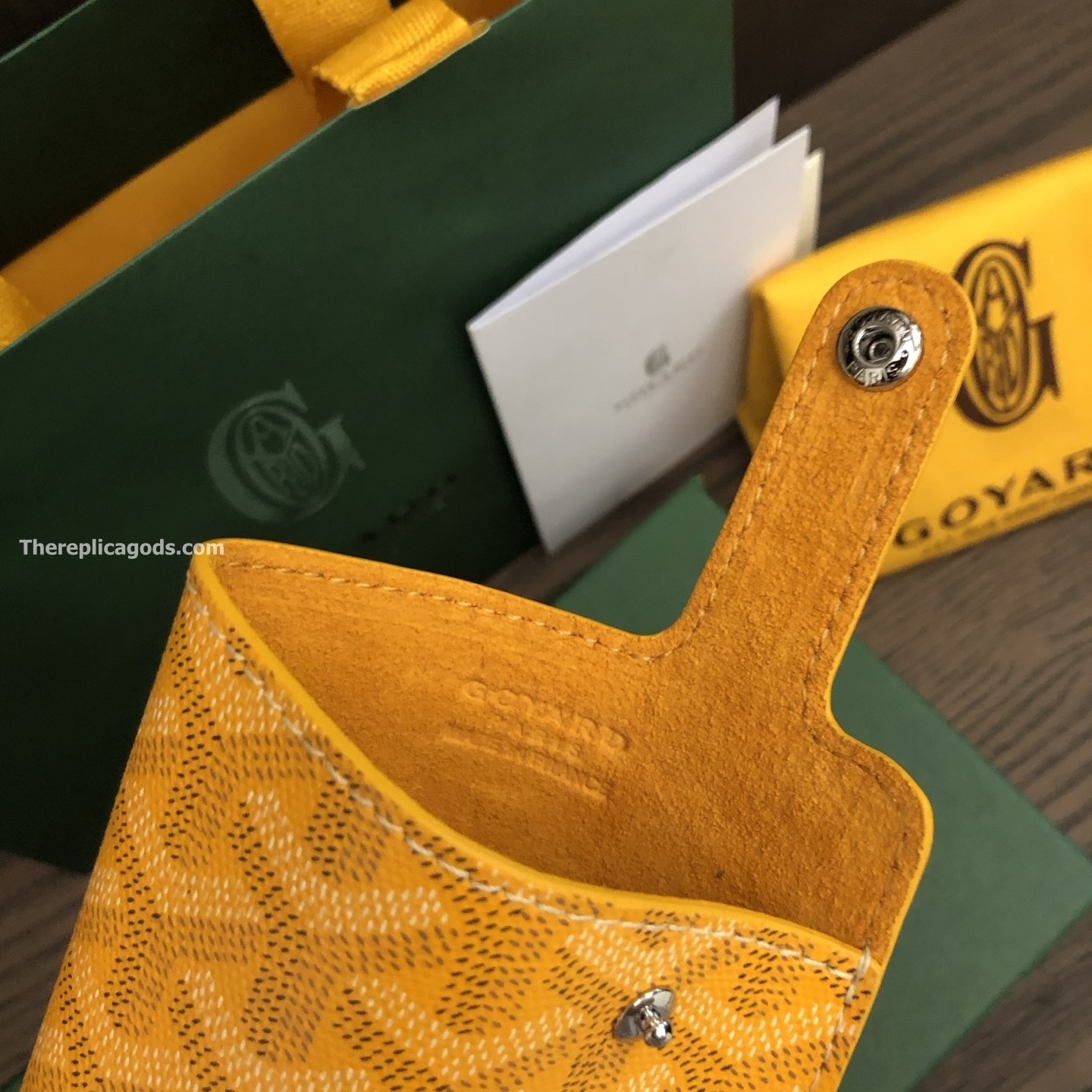 MONTMARTRE GM CASE IN YELLOW