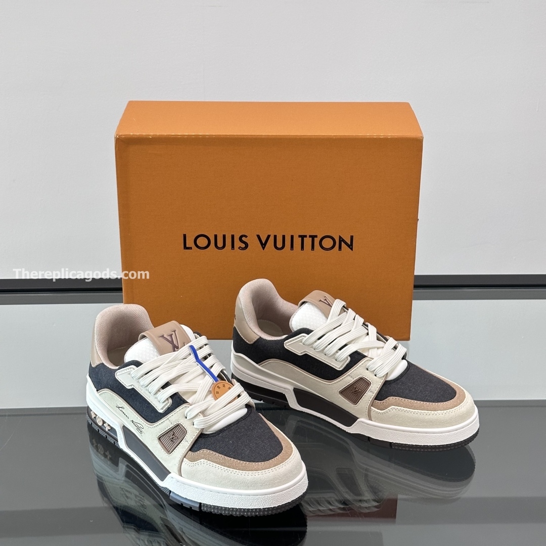 TRAINER SNEAKERS IN BEIGE - LV944