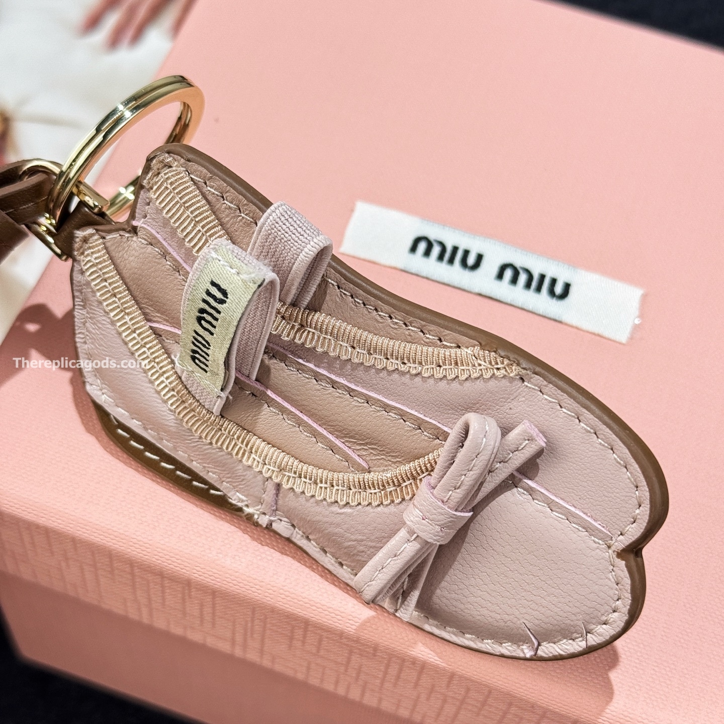 BALLET LEATHER KEYCHAIN TRICK