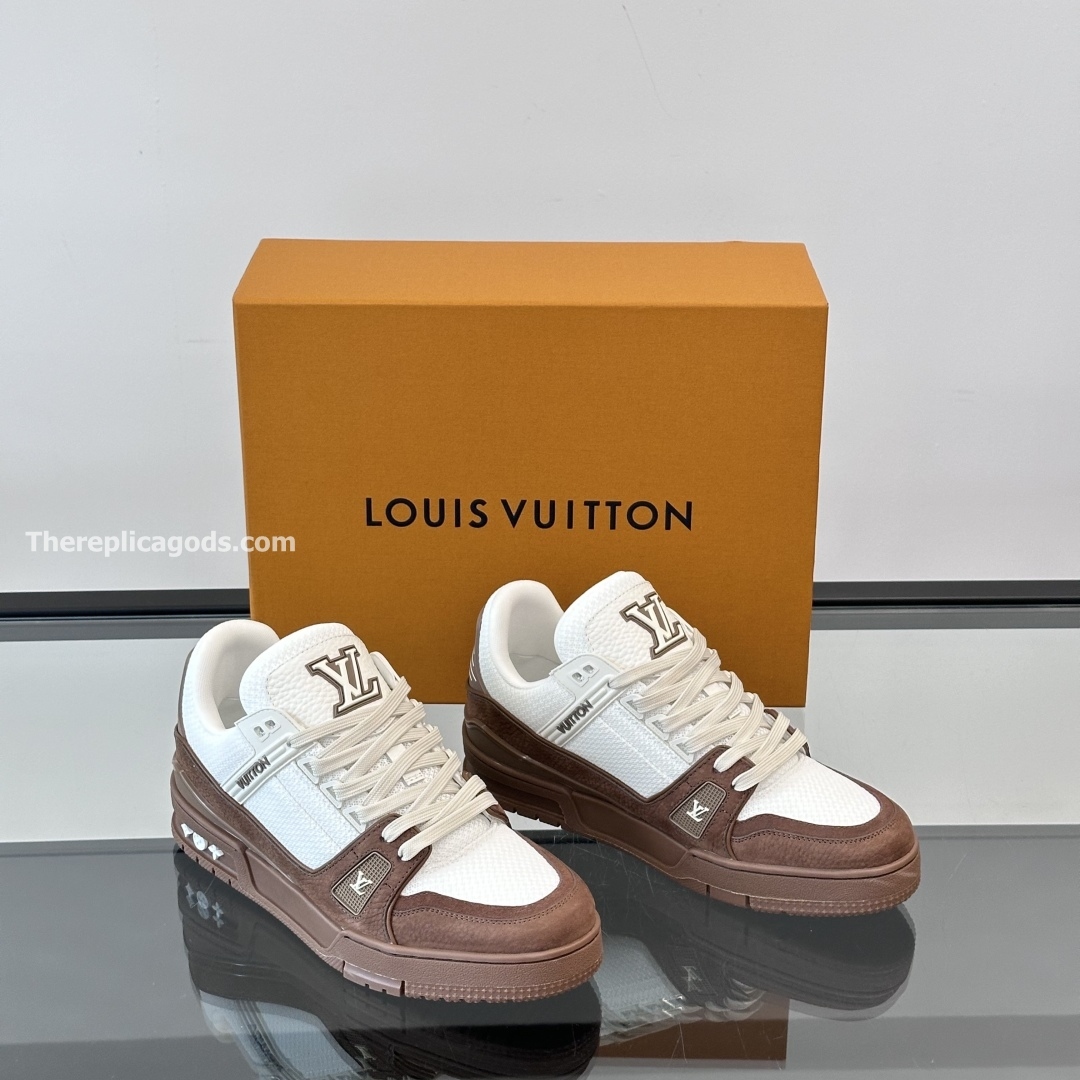 TRAINER SNEAKERS IN BROWN - LV945