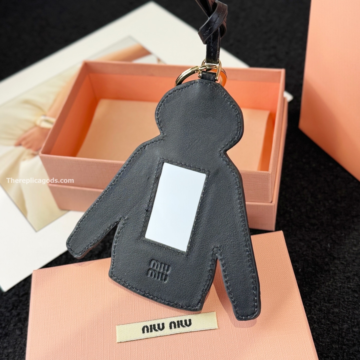 LEATHER SHIRT KEYCHAIN IN GREY