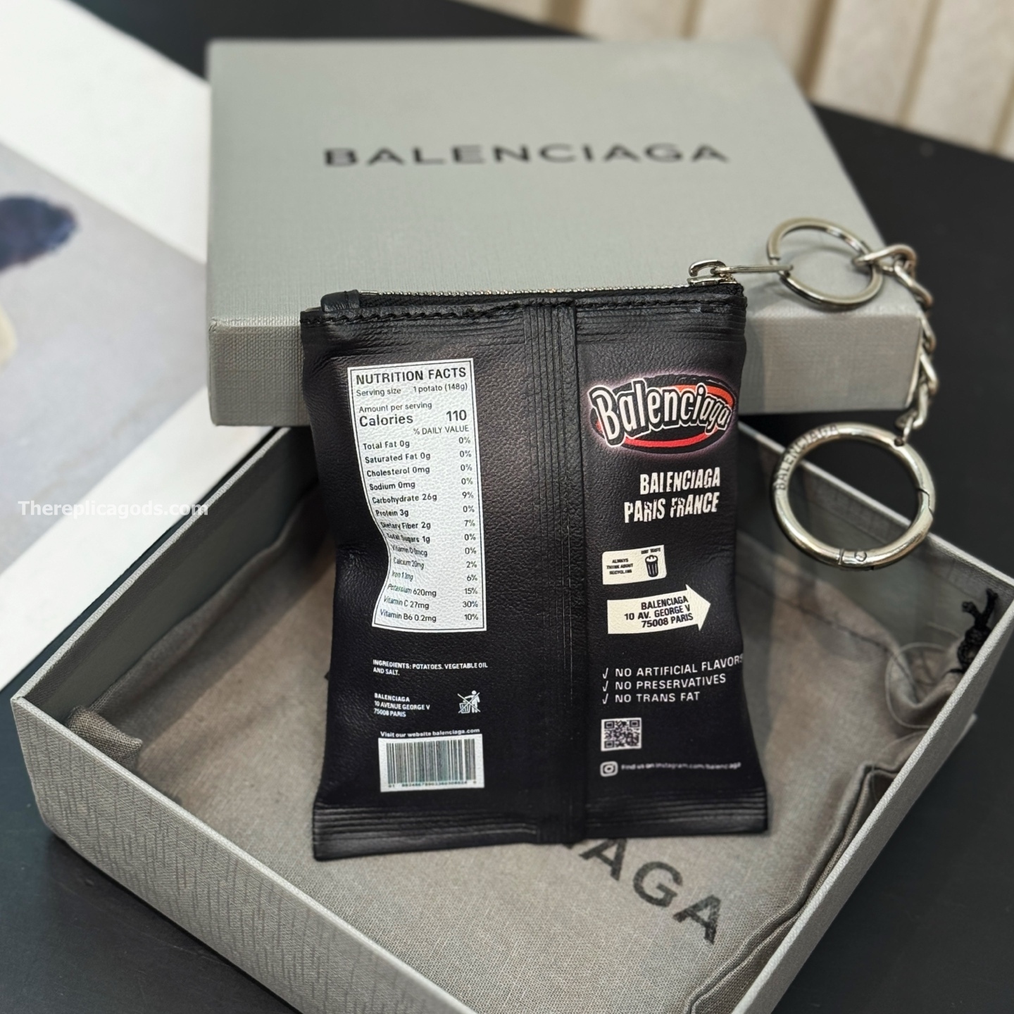CHARM/KEYCHAIN CHIPS IN BLACK