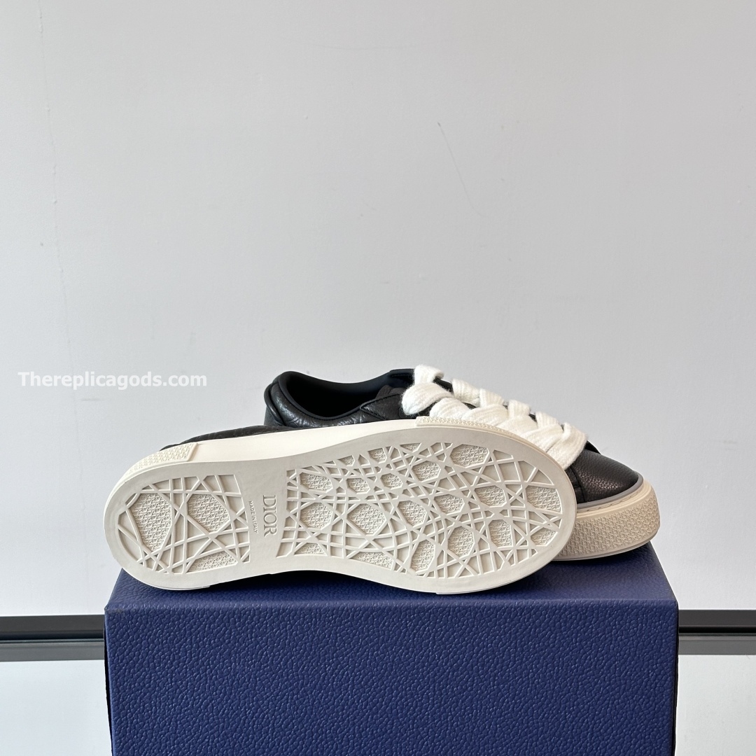 B33 SPIN SNEAKERS BLACK GRAINED CALFSKIN AND BLACK GRAVITY LEATHER - CD413