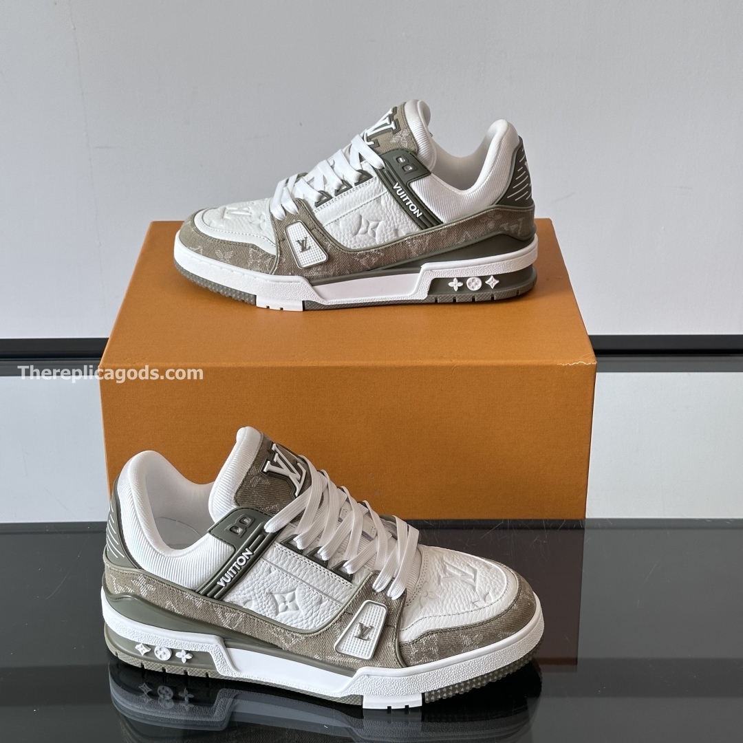 TRAINER SNEAKERS IN KHAKI GREEN - LV948