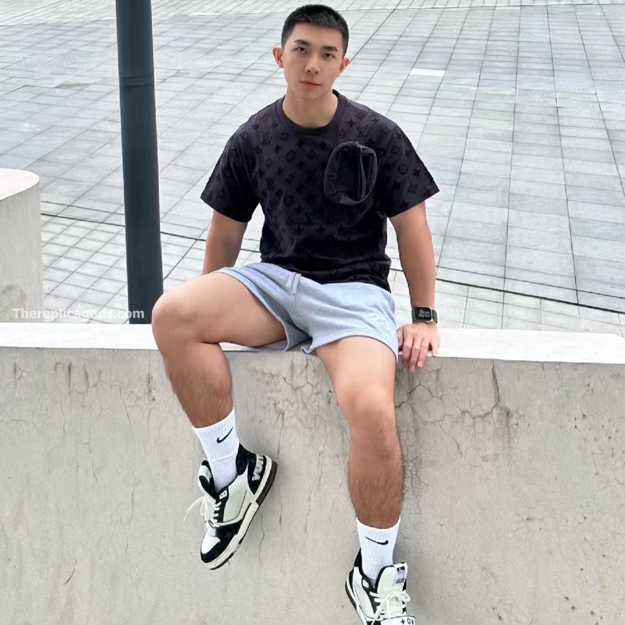 HOOK AND LOOP MONOGRAM SHORT-SLEEVE T-SHIRT IN GREY - TP646
