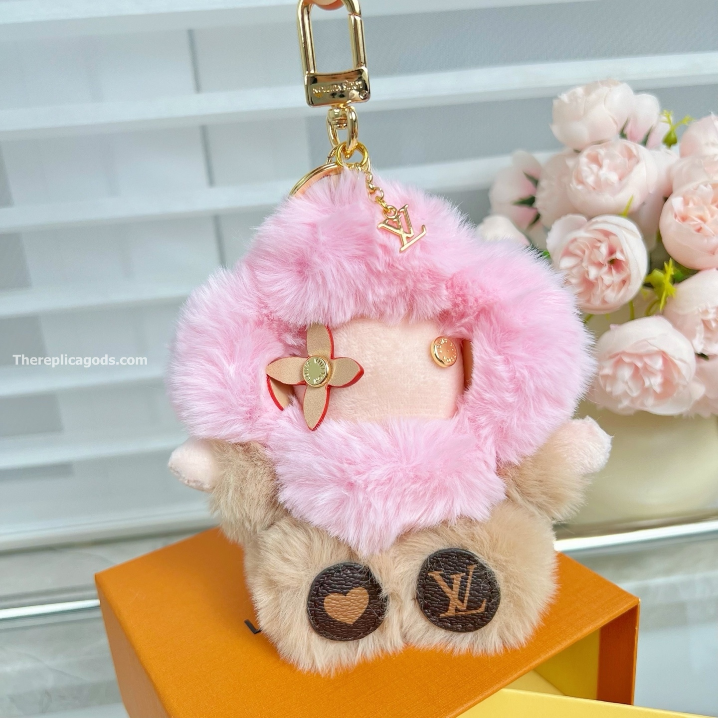 MY VIVIENNE BAG CHARM IN PINK M02348