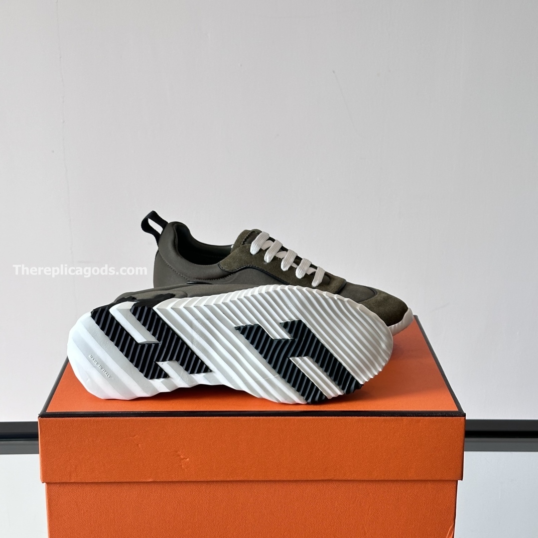 BOUNCING SNEAKERS IN GREEN TOUNDRA - H261