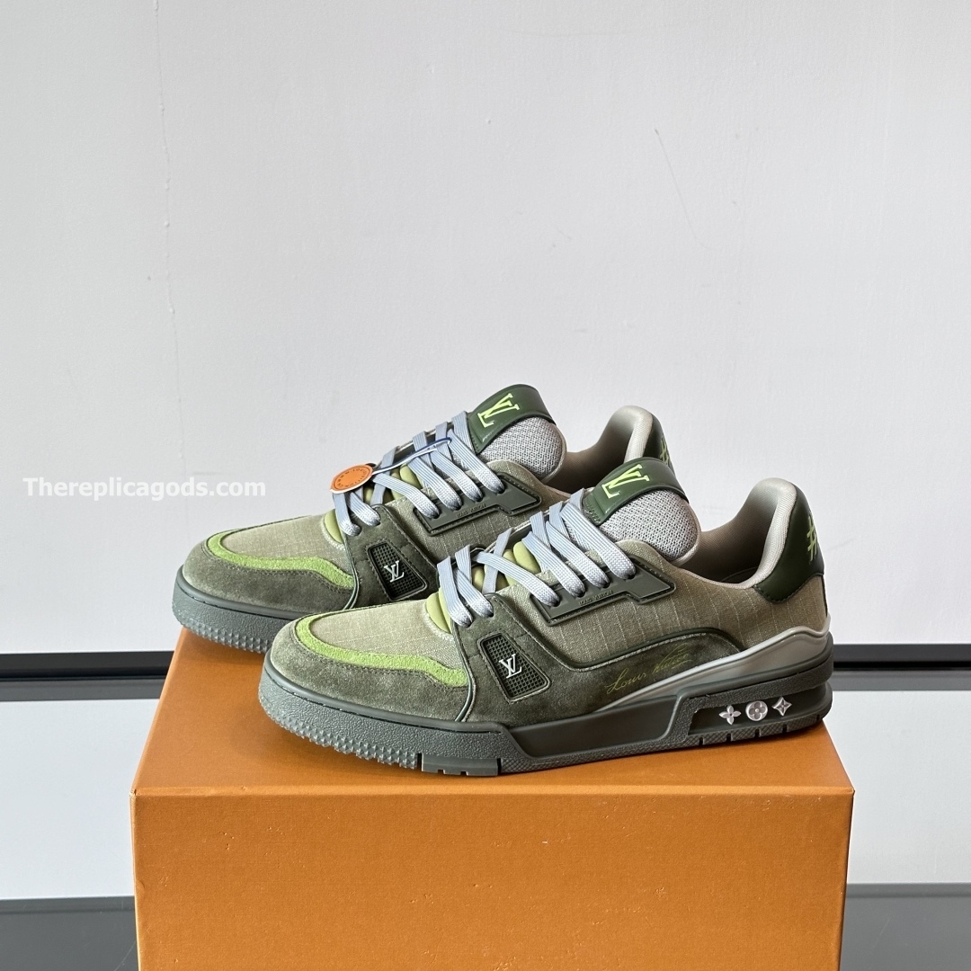 TRAINER SNEAKERS IN GREEN - LV935
