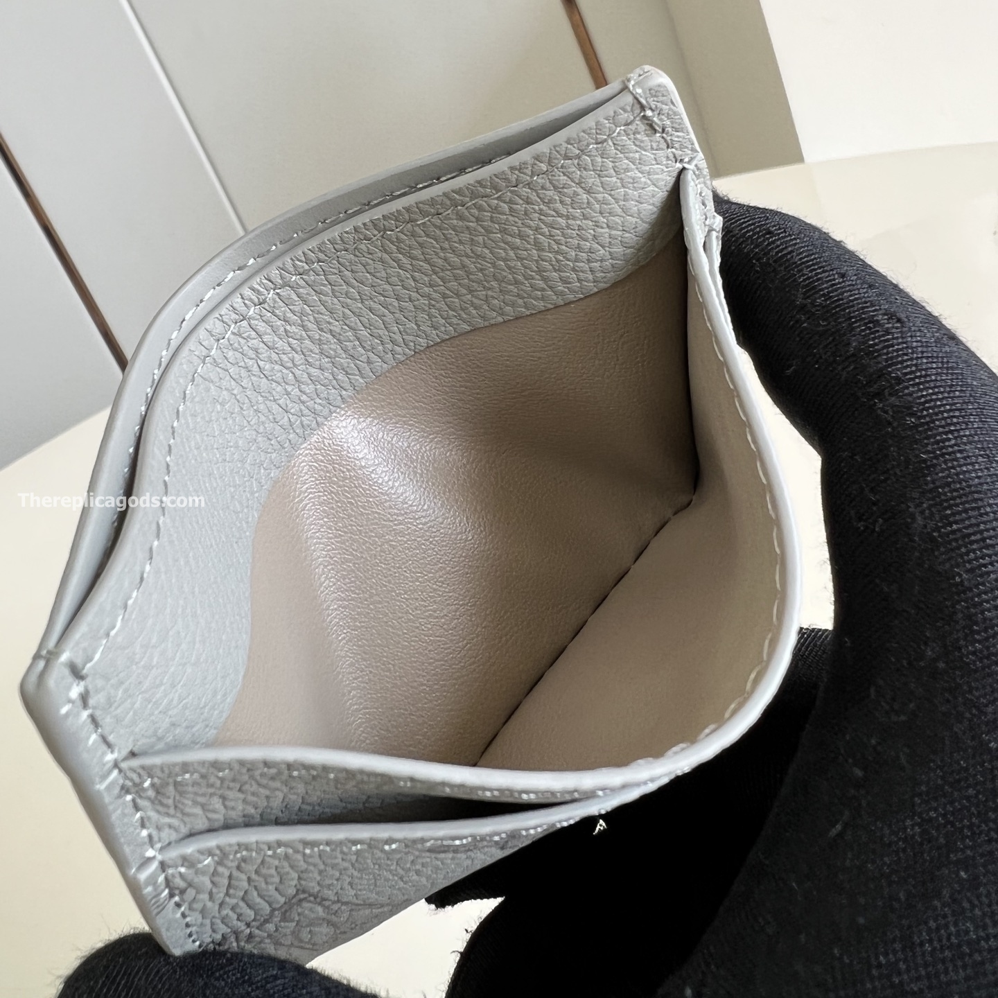 DOUBLE CARD HOLDER WHITE MONOGRAM SHADOW CALFSKIN M83699