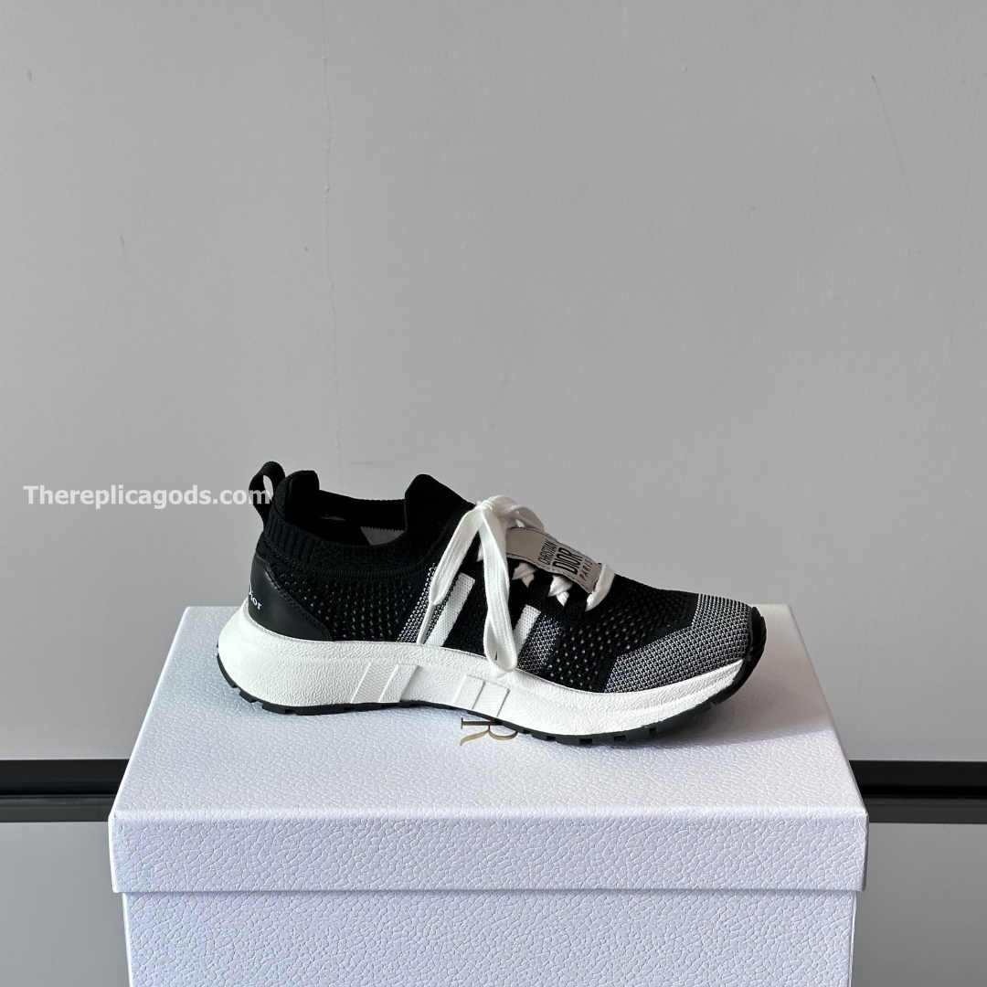 RUN'N'DI0R SNEAKERS BLACK AND WHITE TECHNICAL MESH - CD405