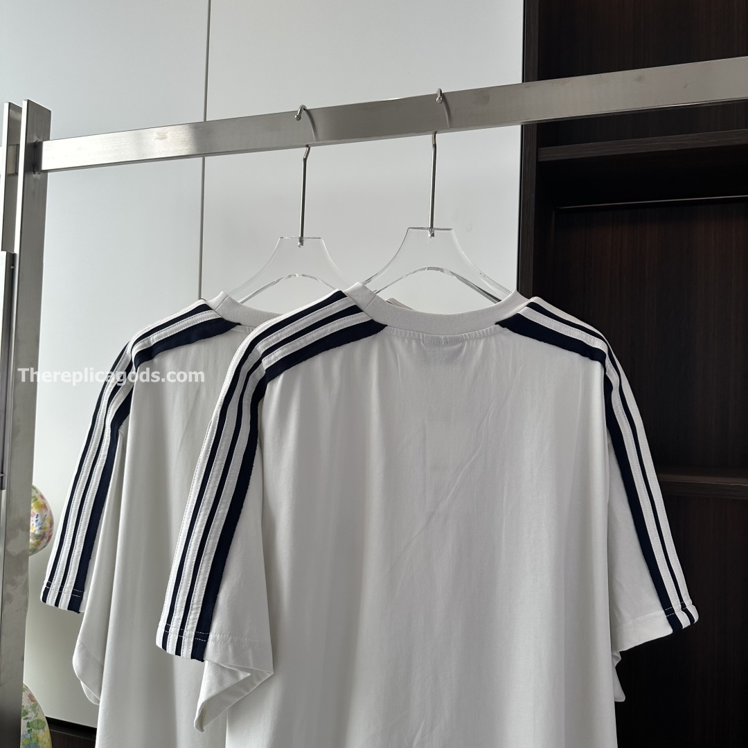 UNITY SPORTS ICON OVERSIZED T-SHIRT IN FADED WHITE - TP596
