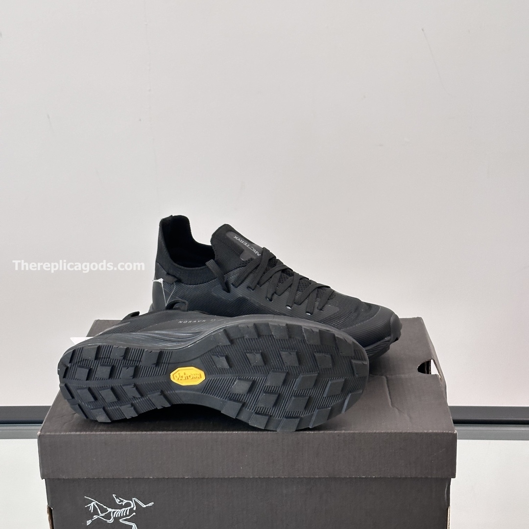 NORVAN SL 3 SNEAKERS IN BLACK