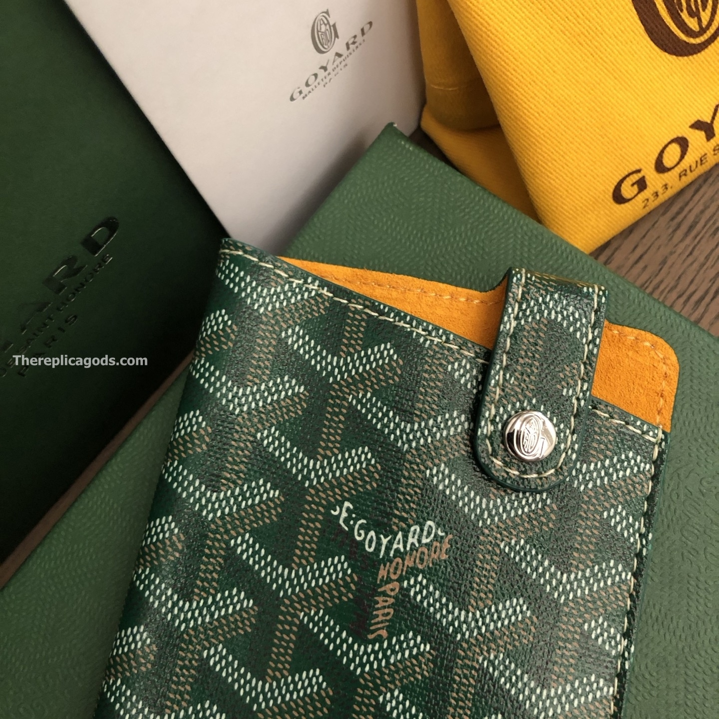 MONTMARTRE GM CASE IN GREEN